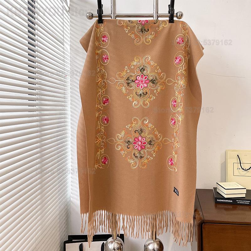 女性用ヴィンテージエスニック刺繍タッセル付きパシュミナショー - Go Ethnic Fashion のレビューと価格